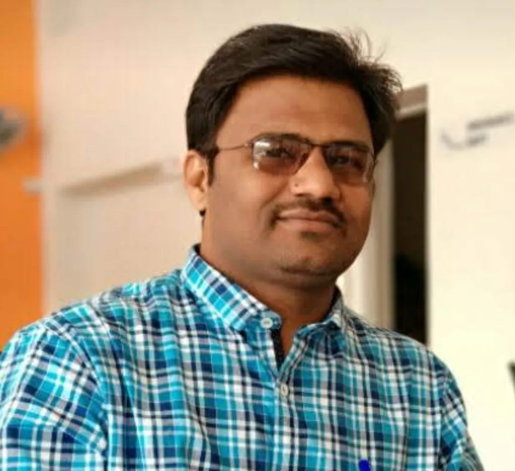 श्री. दीपक बळीराम इंदर